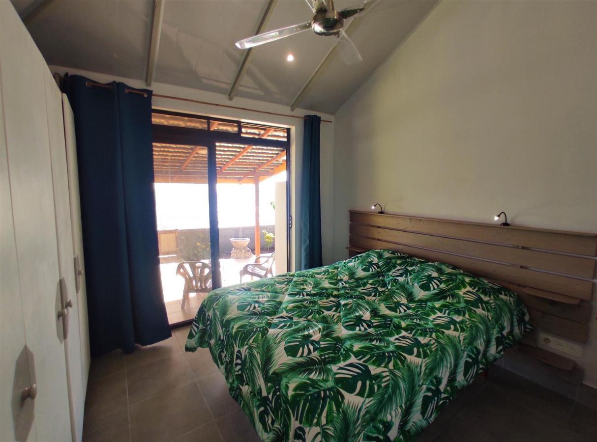TAHITI - Taharaa Beach Bungalow Arue  Bagian luar foto
