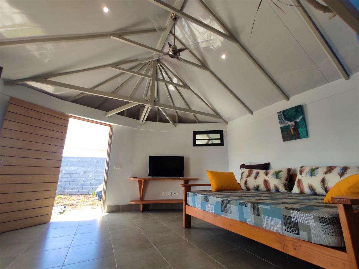 TAHITI - Taharaa Beach Bungalow Arue  Bagian luar foto